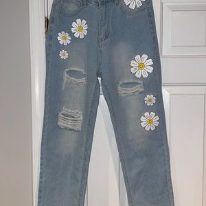 Sunflower Ripped Jeans 🌻✨